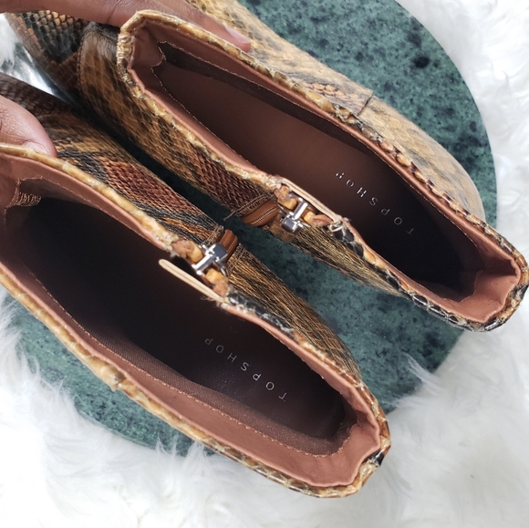 Topshop "Babe" Snake bootie with polished wooden heel size 10.5 - Picture 5 of 7